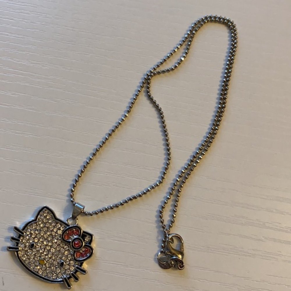 NEW Hello Kitty Rhinestone Silver Pendant Necklace OS - Picture 4 of 5